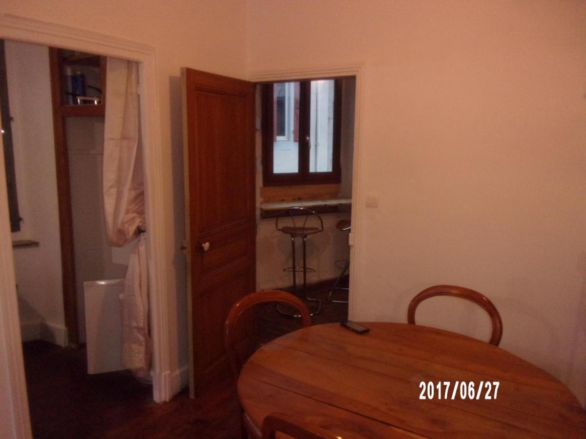 Logement Proche De Tout Saint-Laurent-de-Neste Bagian luar foto